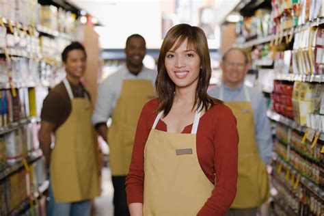 Merchandiser: Definition, Job Description, Salary, .